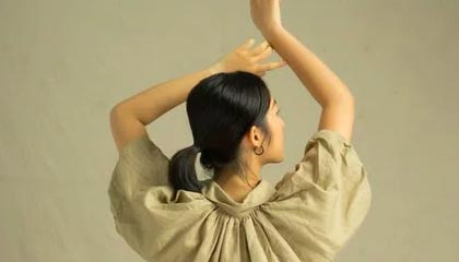 开云体育入口-“足球智者”：某某教练解读战术变革心得，足球技战术训练全书