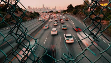 开云体育中国官方网站-体育科技助推青少年足球训练航，虚拟仿真成行业新宠，青少年足球体验课活动流程